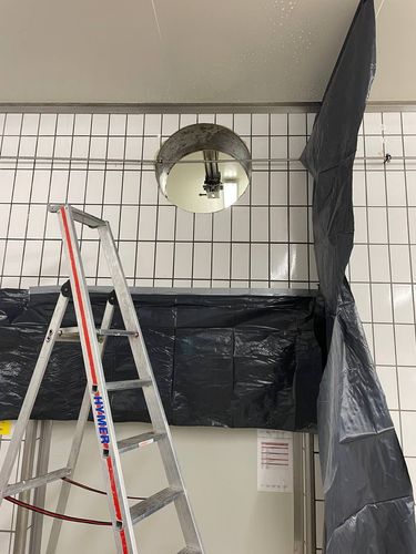 Präzisionsarbeit durch Kernbohrung in der Nähe für Bauprojekte